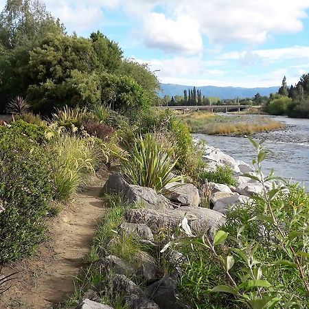 Absolute Riverside Turangi Buitenkant foto