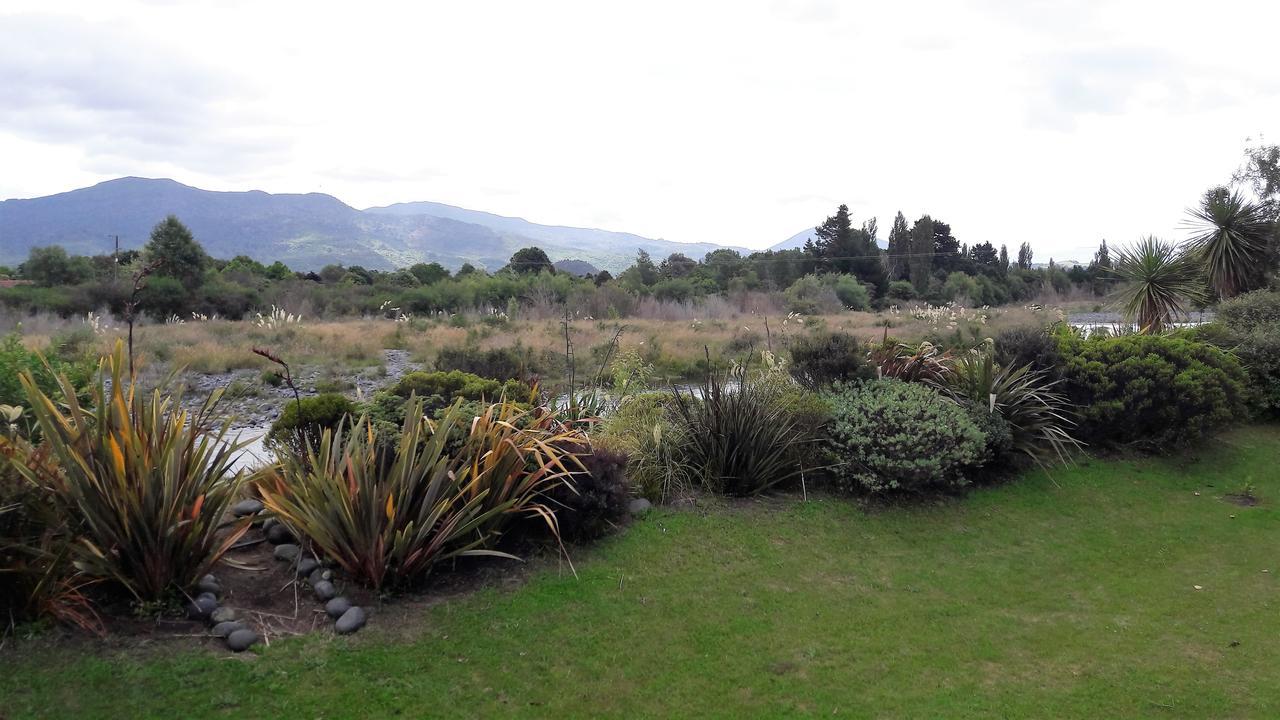 Absolute Riverside Turangi Buitenkant foto